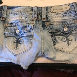 Quality shorts size 28